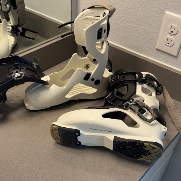 Women's Dahu Ski Boots - Picture 9 of 16